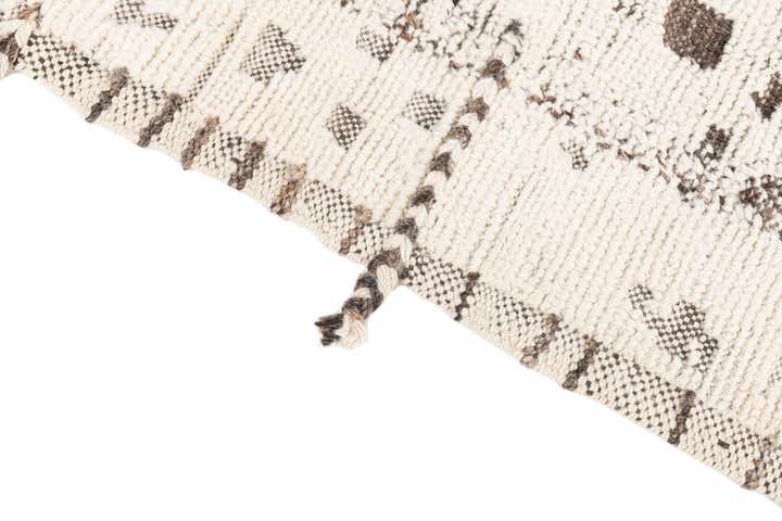 5' 4 x 7' Hand Knotted Moroccan Wool Rug