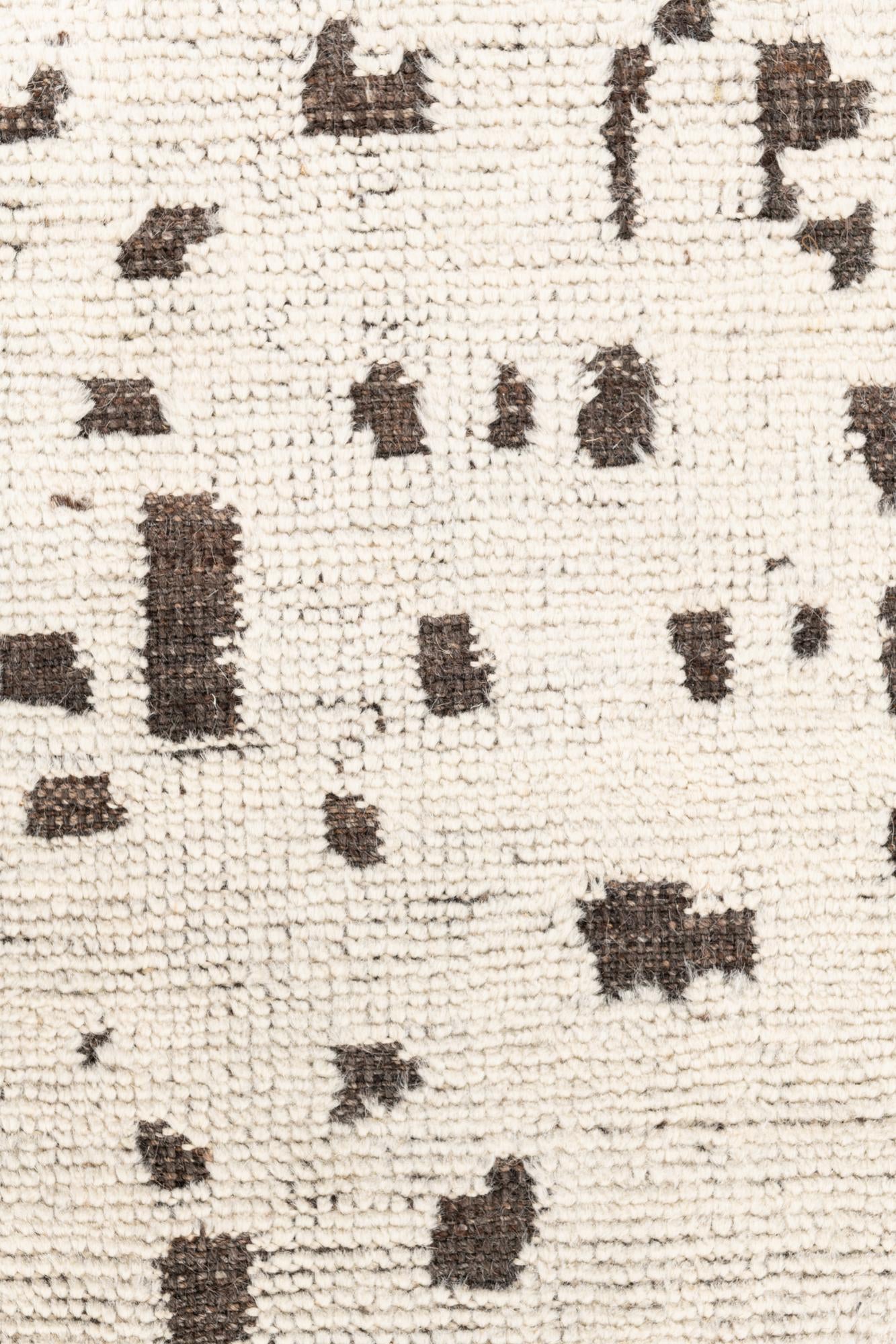 5' 4 x 7' Hand Knotted Moroccan Wool Rug