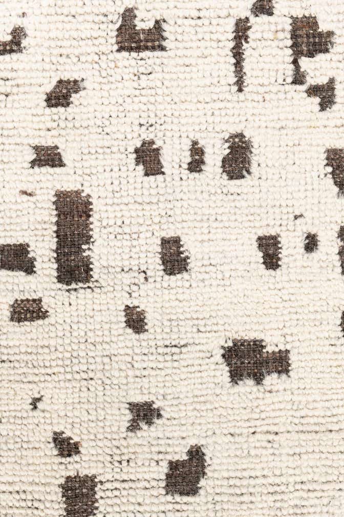 5' 4 x 7' Hand Knotted Moroccan Wool Rug