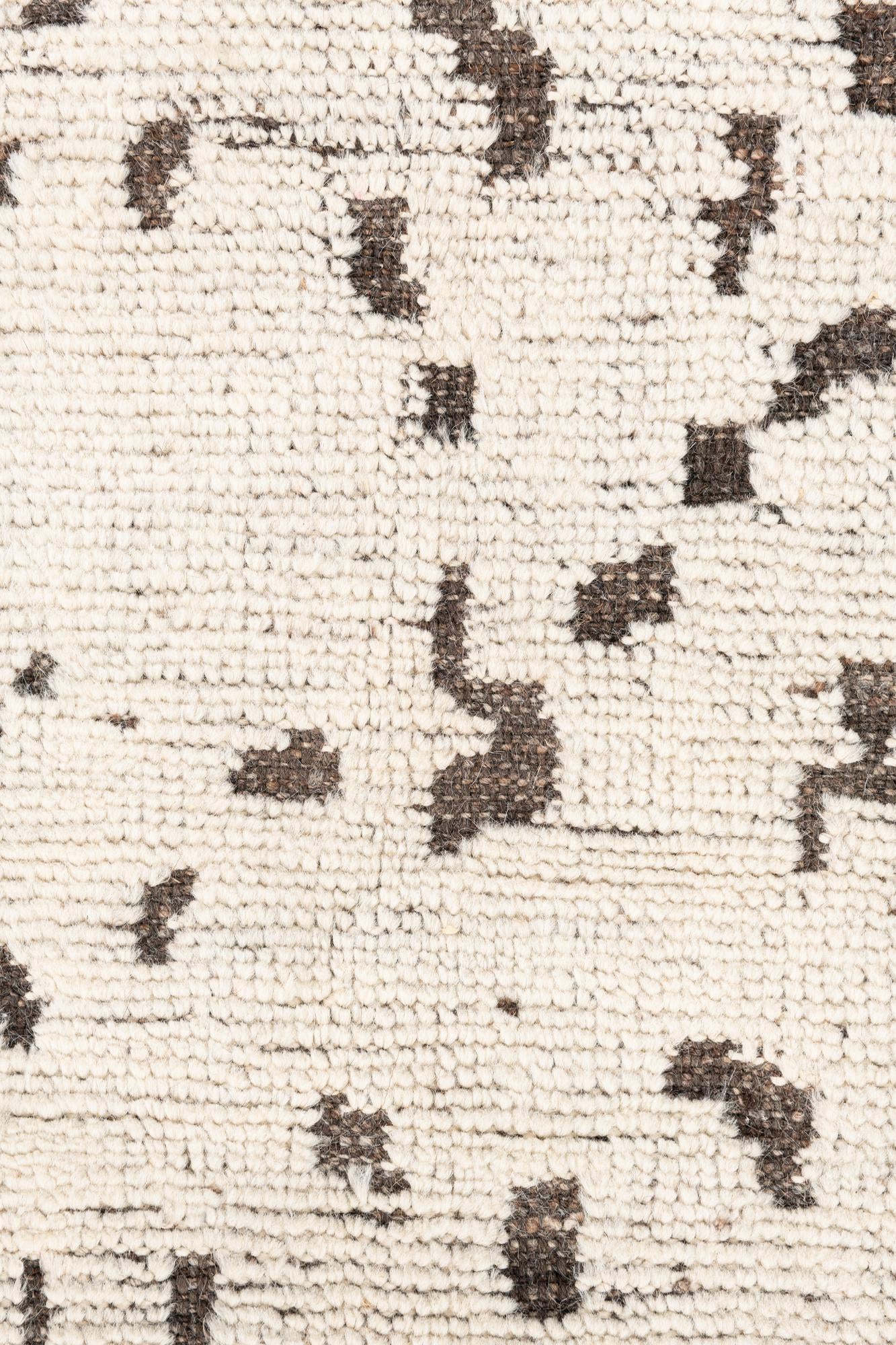 5' 4 x 7' Hand Knotted Moroccan Wool Rug