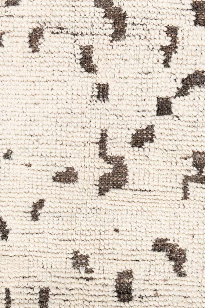 5' 4 x 7' Hand Knotted Moroccan Wool Rug