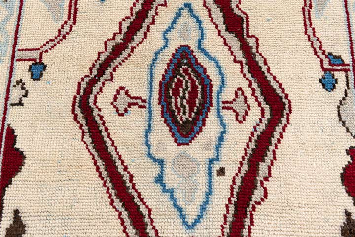 5' 10 x 9' 6 Hand Knotted Moroccan Wool Rug