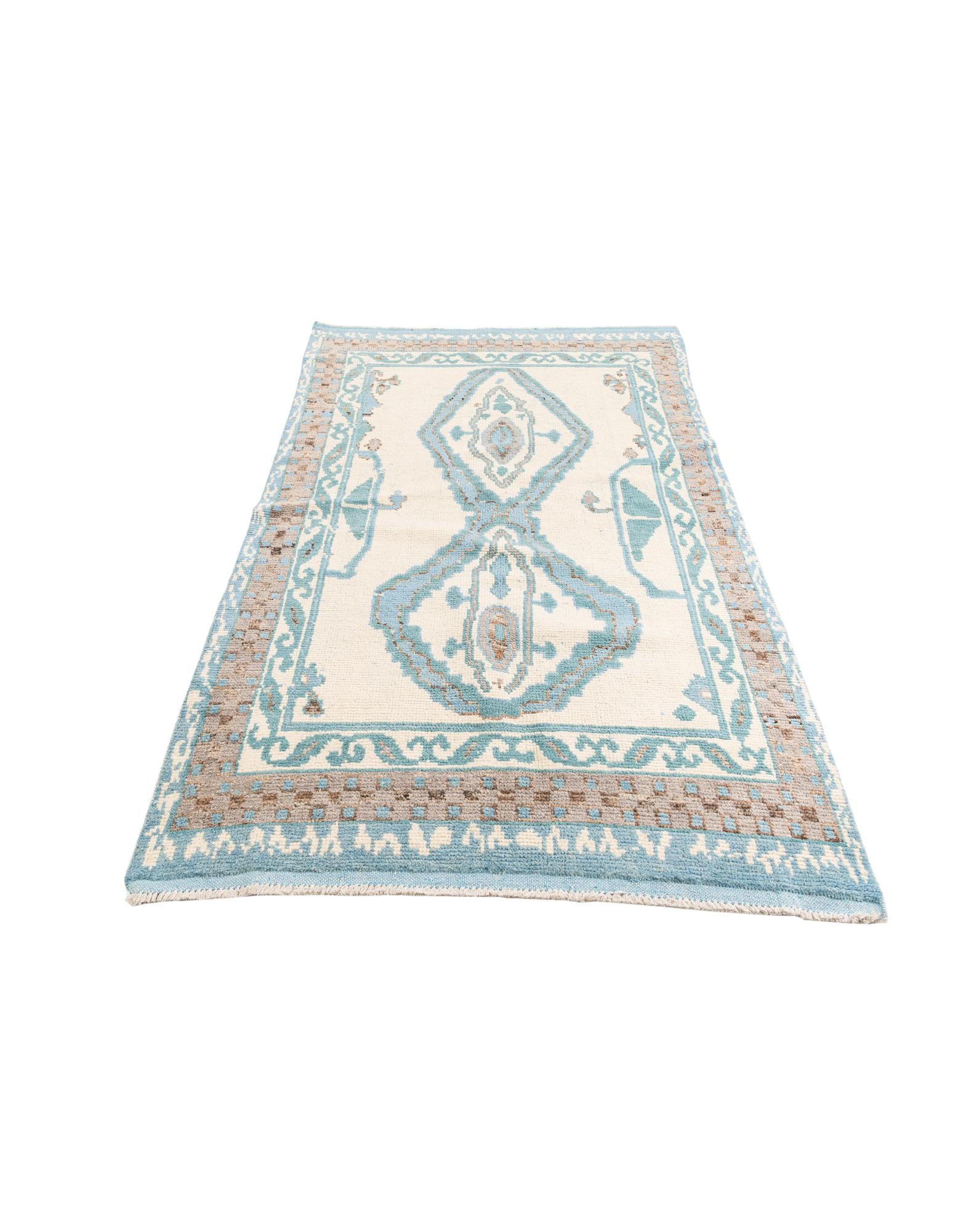 5' 5 x 9' Hand Knotted Moroccan Wool Rug