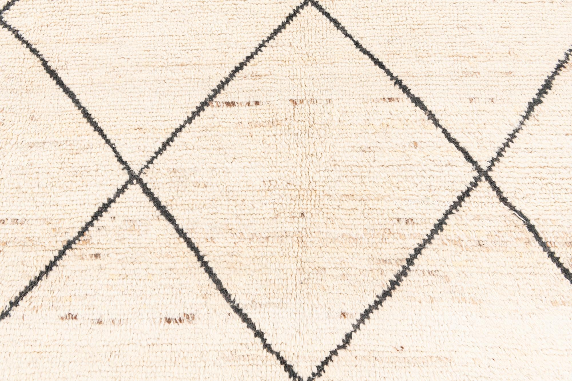 4' 10 x 7' 10 Hand Knotted Moroccan Wool Rug