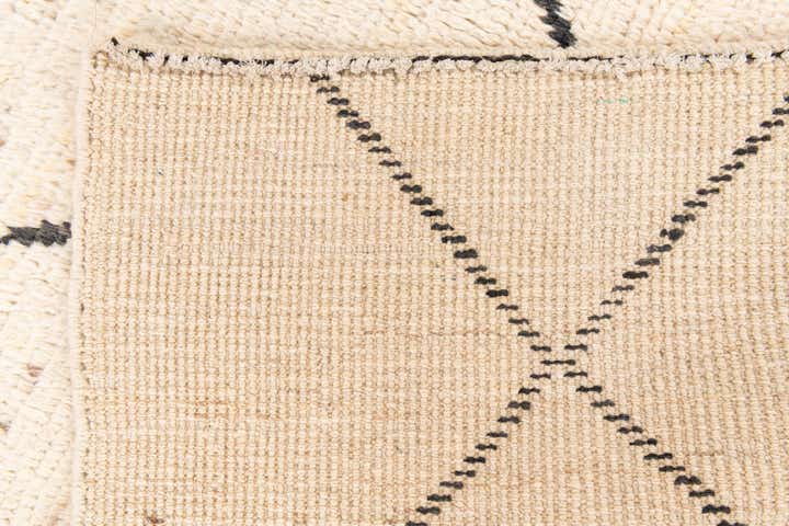 4' 10 x 7' 10 Hand Knotted Moroccan Wool Rug