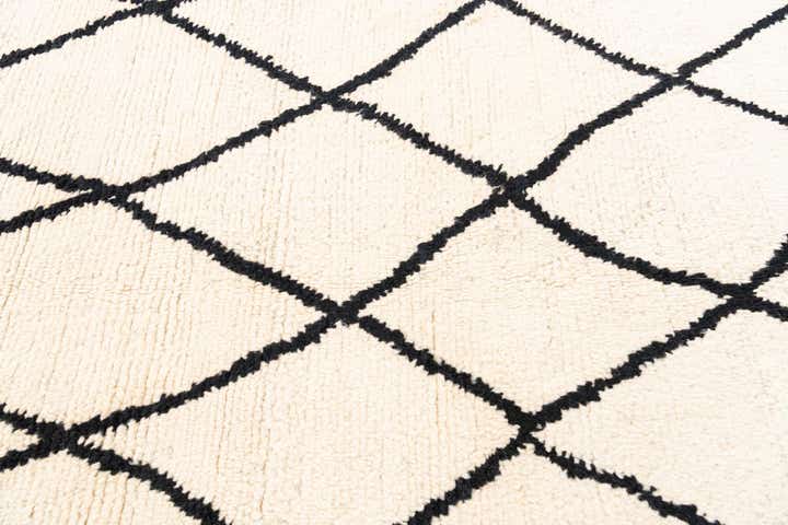 5' 3 x 7' 3 Hand Knotted Moroccan Wool Rug
