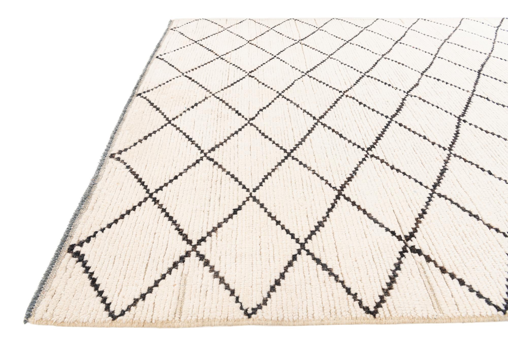 5' 10 x 8' 10 Hand Knotted Moroccan Wool Rug