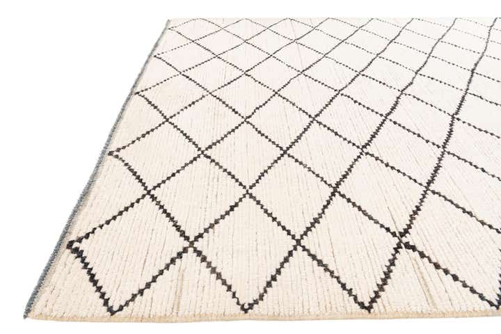 5' 10 x 8' 10 Hand Knotted Moroccan Wool Rug