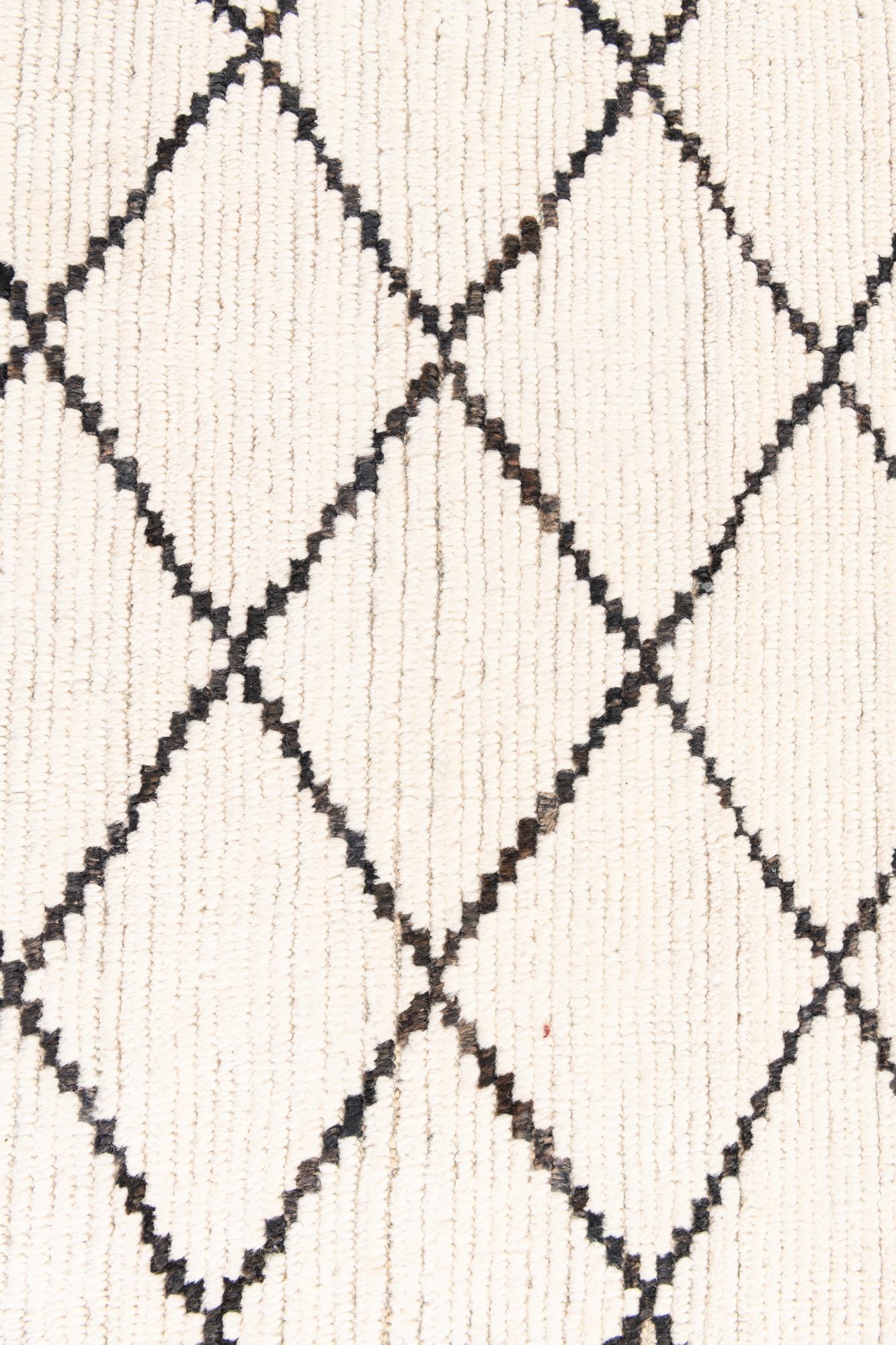 5' 10 x 8' 10 Hand Knotted Moroccan Wool Rug
