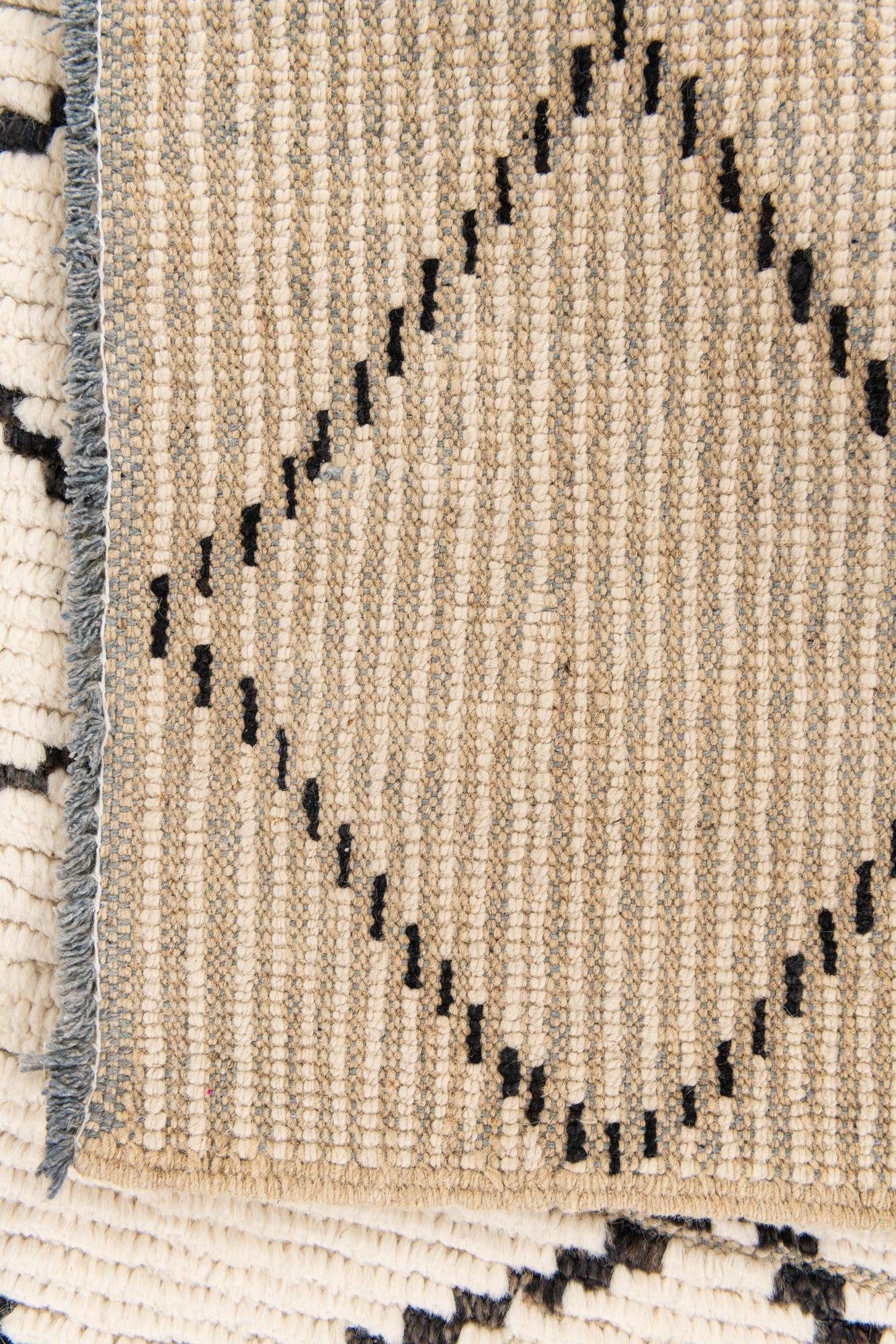 5' 10 x 8' 10 Hand Knotted Moroccan Wool Rug