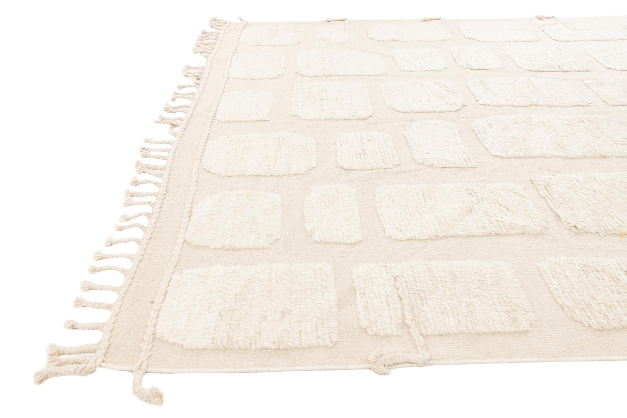 8' 1 x 11' 6 Hand Knotted Moroccan Wool Rug