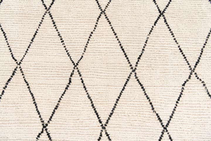 5' 4 x 7' 10 Hand Knotted Moroccan Wool Rug