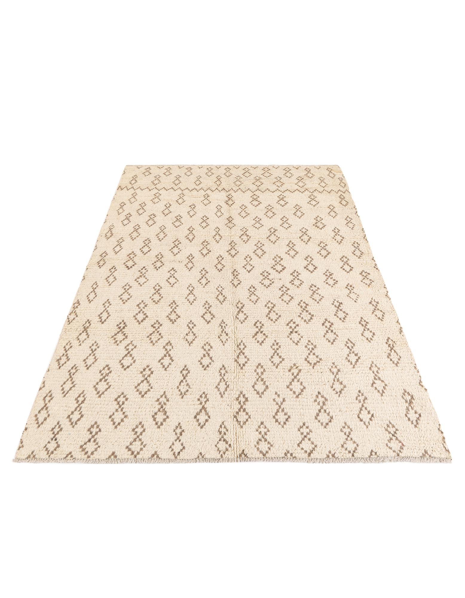 5' x 7' 8 Hand Knotted Moroccan Wool Rug