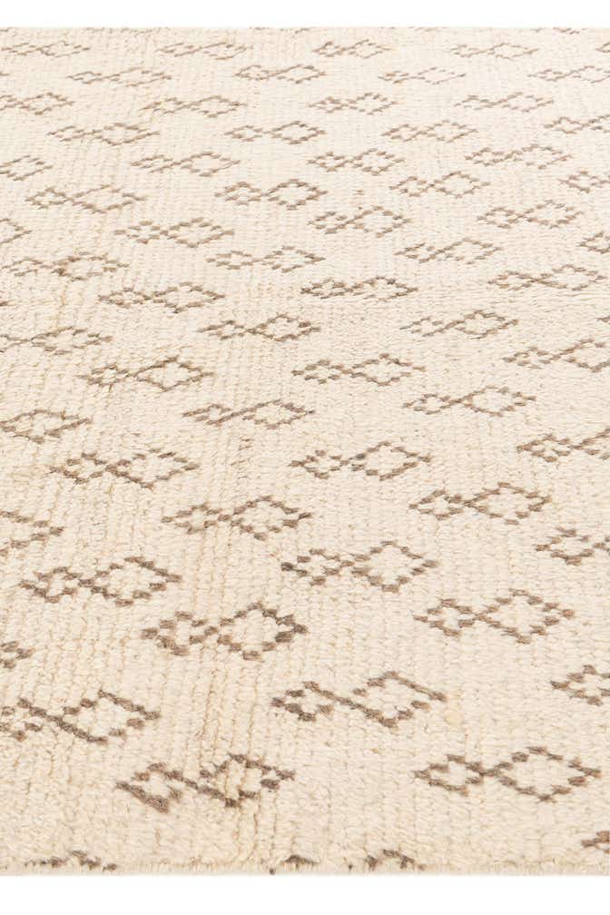 5' x 7' 8 Hand Knotted Moroccan Wool Rug