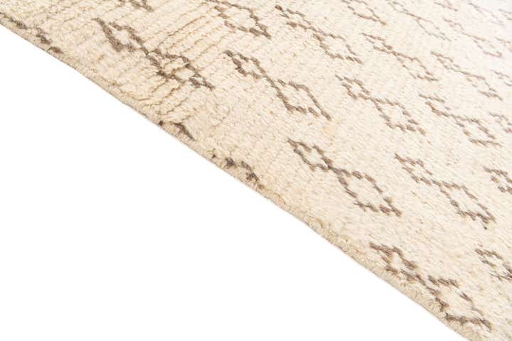 5' x 7' 8 Hand Knotted Moroccan Wool Rug