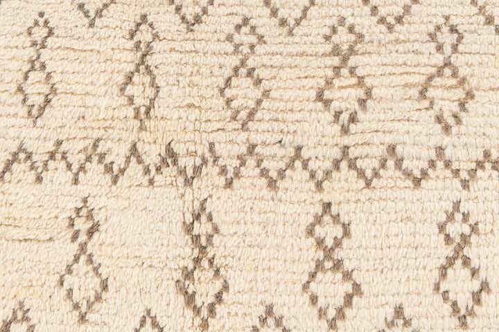 5' x 7' 8 Hand Knotted Moroccan Wool Rug