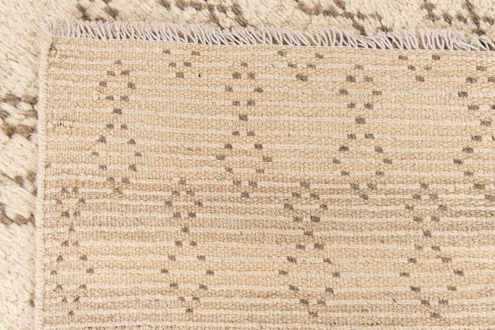5' x 7' 8 Hand Knotted Moroccan Wool Rug