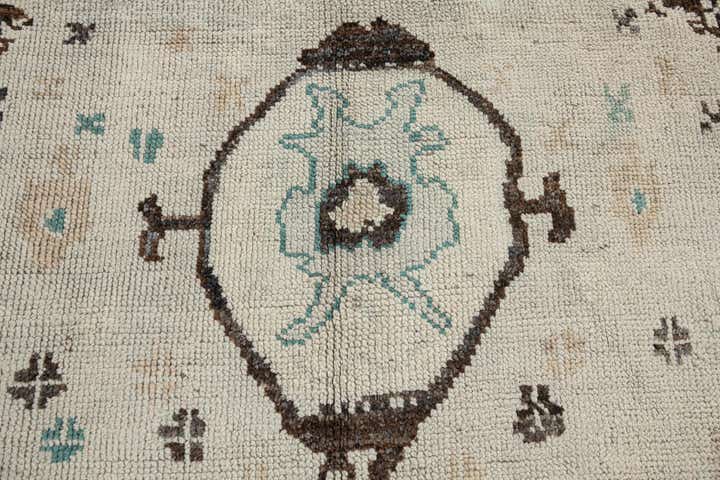 5' 8 x 7' Hand Knotted Moroccan Wool Rug