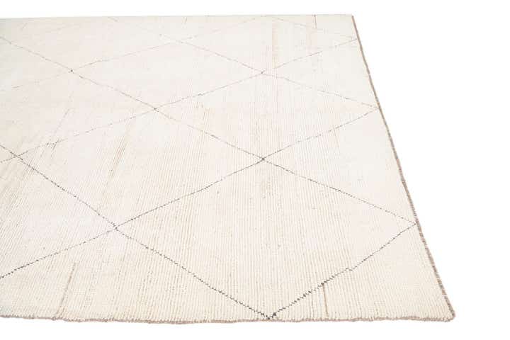 6' 10 x 8' 8 Hand Knotted Moroccan Wool Rug