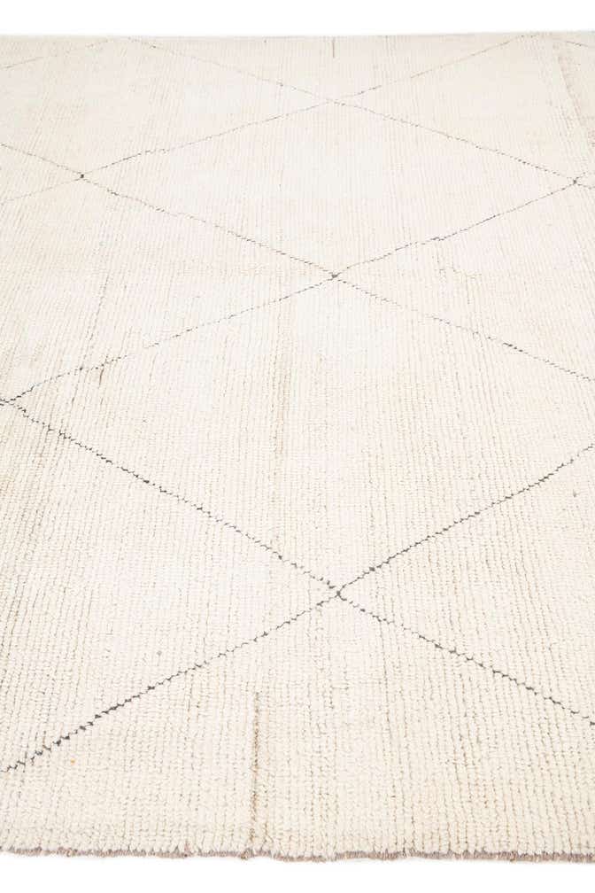 6' 10 x 8' 8 Hand Knotted Moroccan Wool Rug