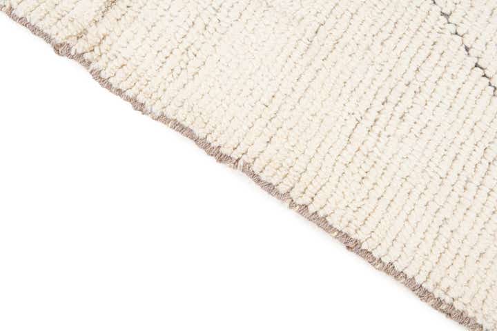 6' 10 x 8' 8 Hand Knotted Moroccan Wool Rug