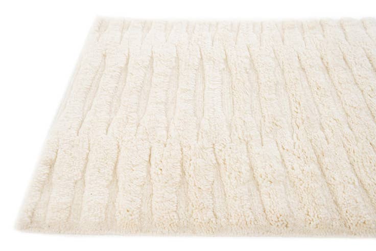 Detail image of 2' 2 x 3' 2 Hand Knotted Moroccan Wool Rug