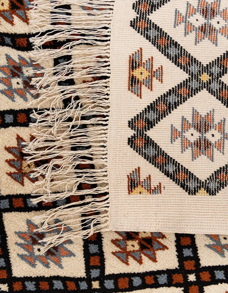 Detail image of 4' 11 x 7' 7  Hand Knotted Moroccan Wool Rug