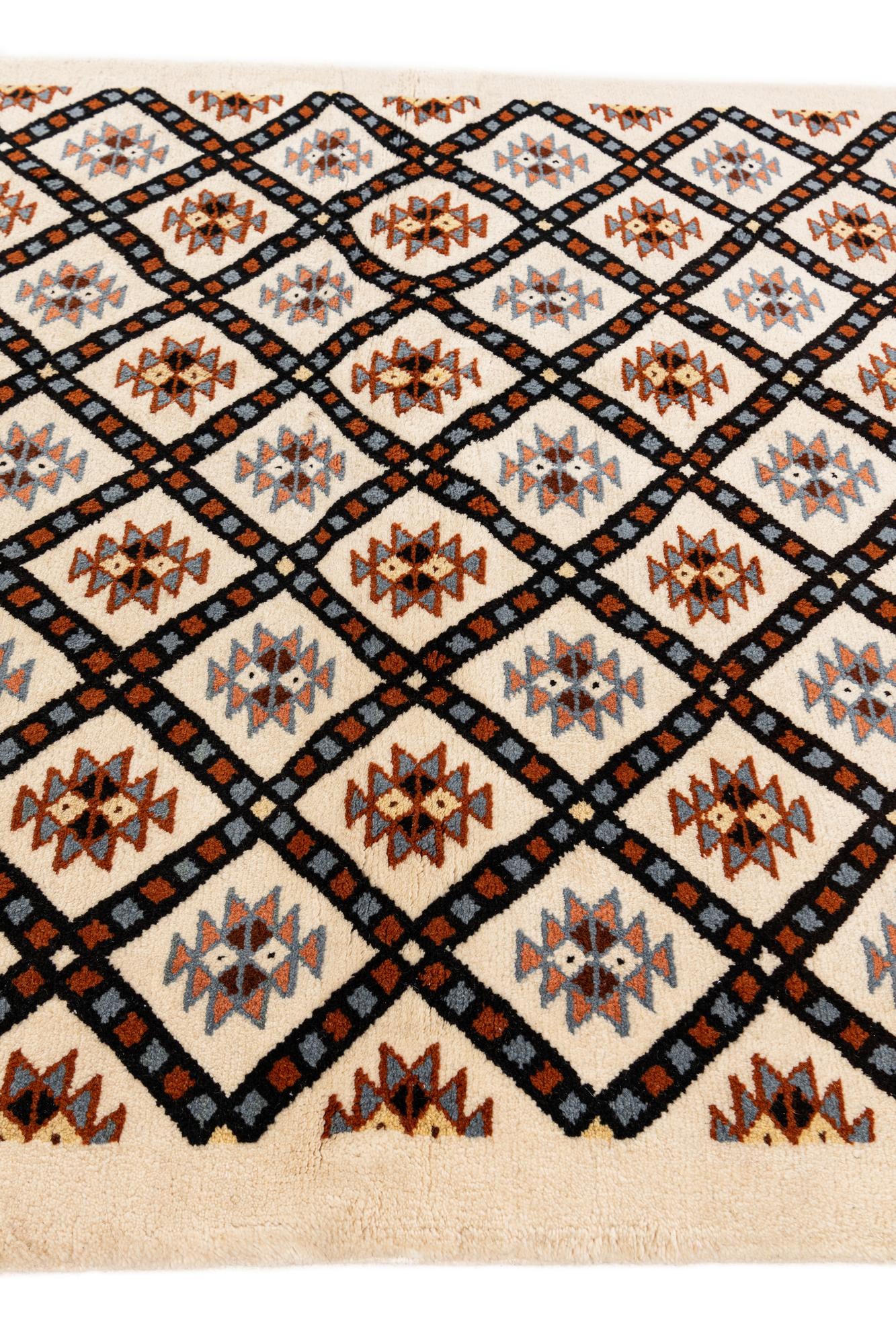 4' 11 x 7' 7 Hand Knotted Moroccan Wool Rug