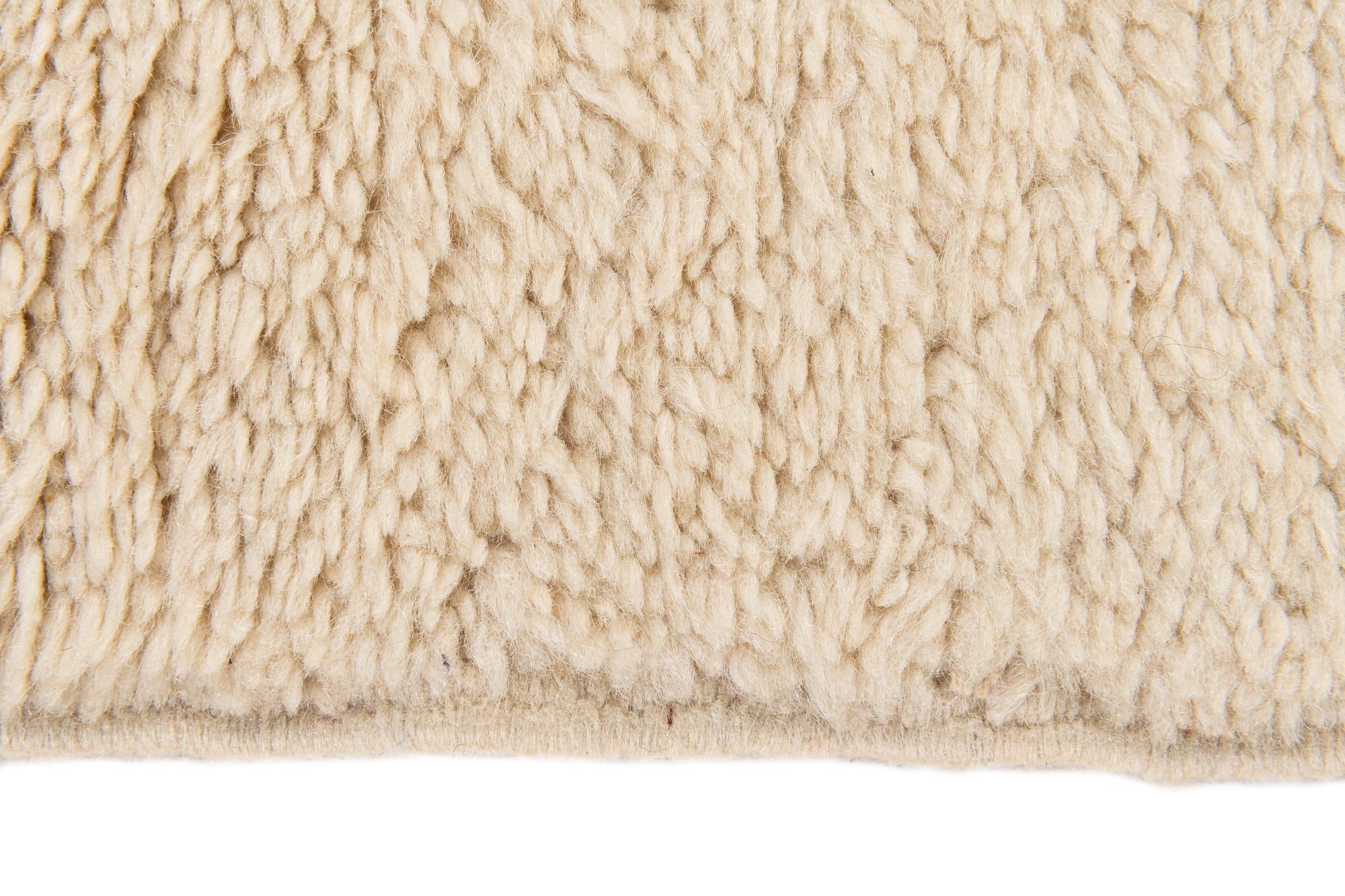 2' 9 x 4' 6 Hand Knotted Moroccan Wool Rug
