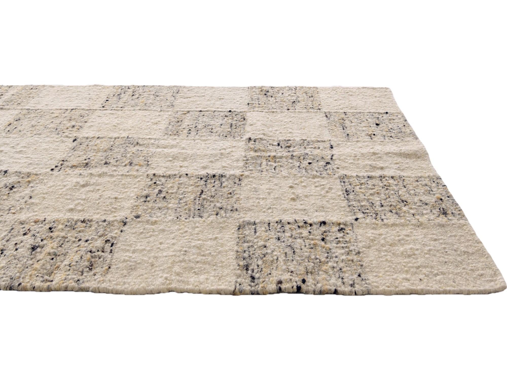 5' 1 x 6' 10 Hand Knotted Moroccan Wool Rug