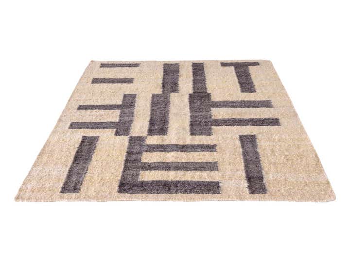 5' 1 x 6' 11 Hand Knotted Moroccan Wool Rug