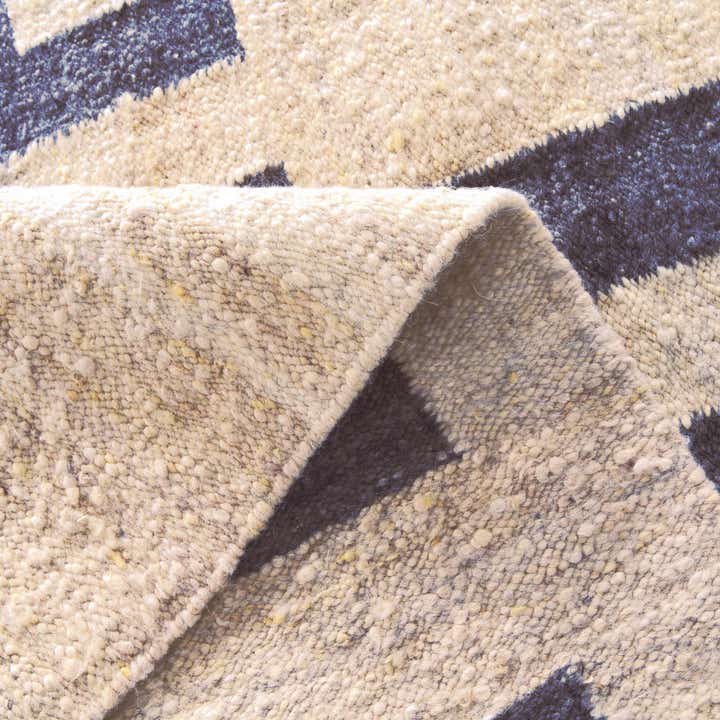 5' 1 x 6' 11 Hand Knotted Moroccan Wool Rug