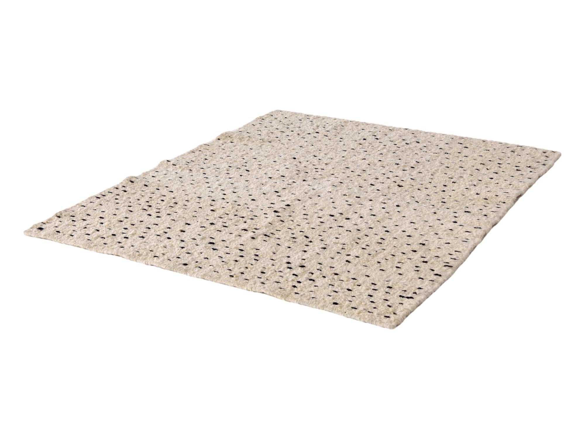 5' 4 x 6' 9 Hand Knotted Moroccan Wool Rug