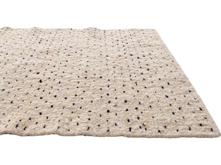 5' 4 x 6' 9 Hand Knotted Moroccan Wool Rug