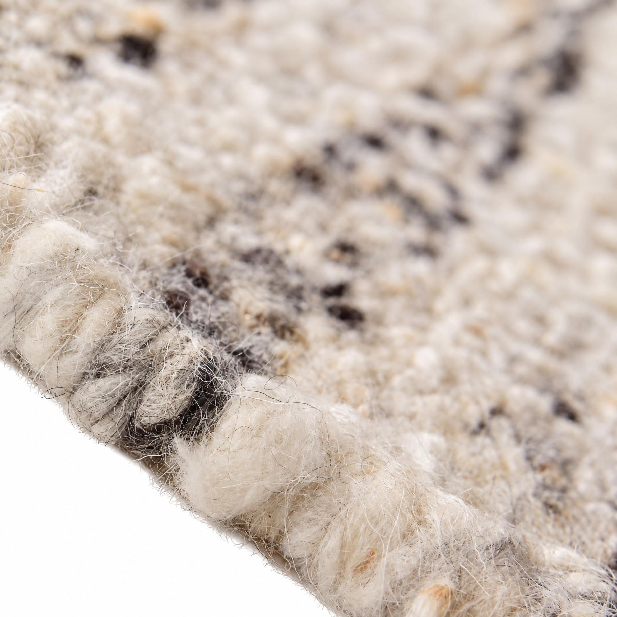 Detail image 8 of 12: 2' x 3' Hand Knotted Moroccan Wool Rug