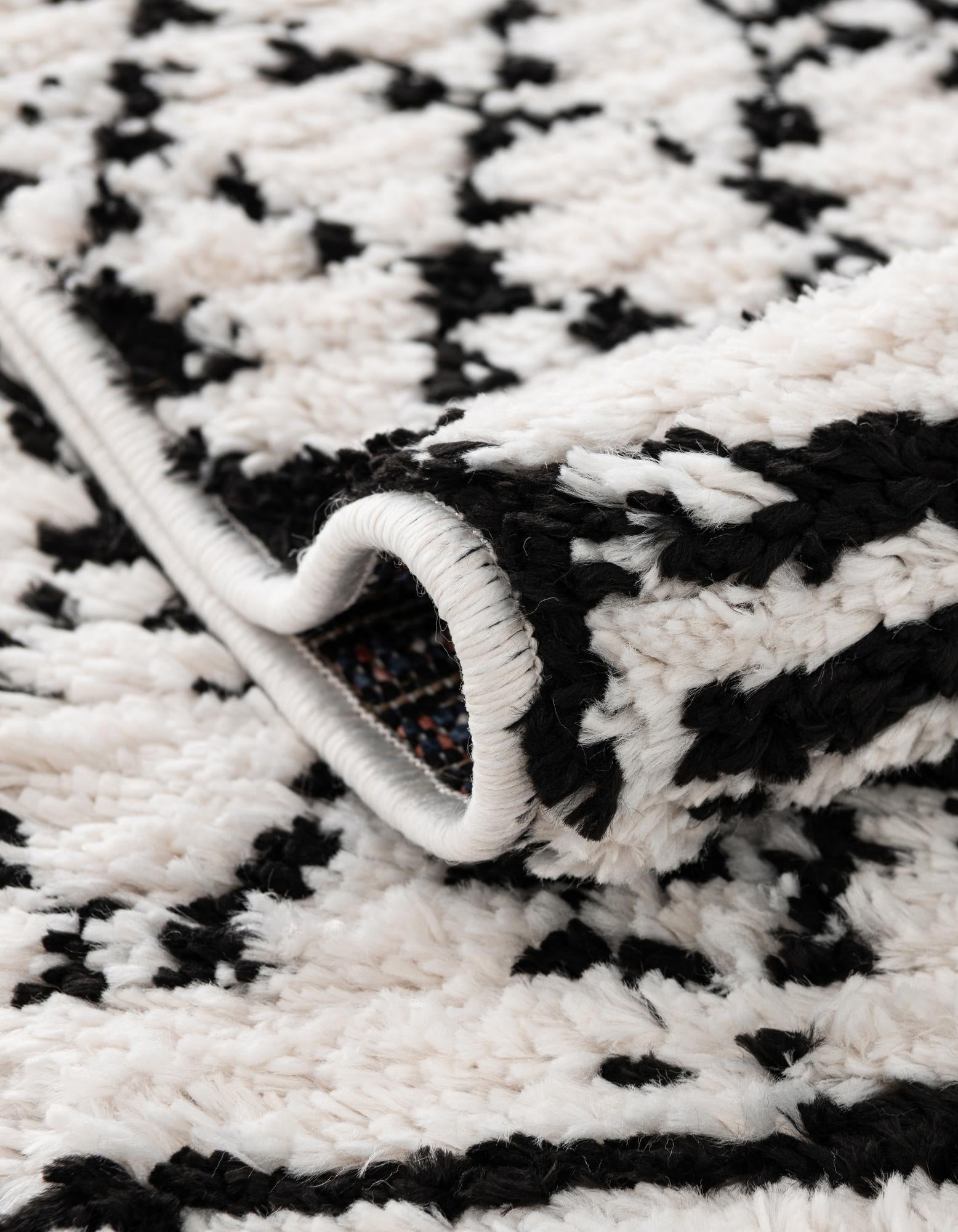 2' 2 x 3' Morocco Rug
