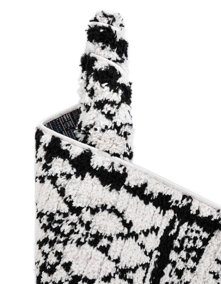 Detail image of 8' x 10' Morocco Rug