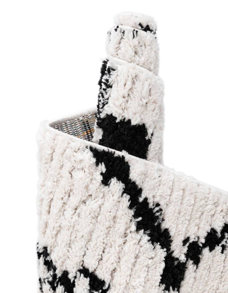 Detail image of 4' x 6' Morocco Rug