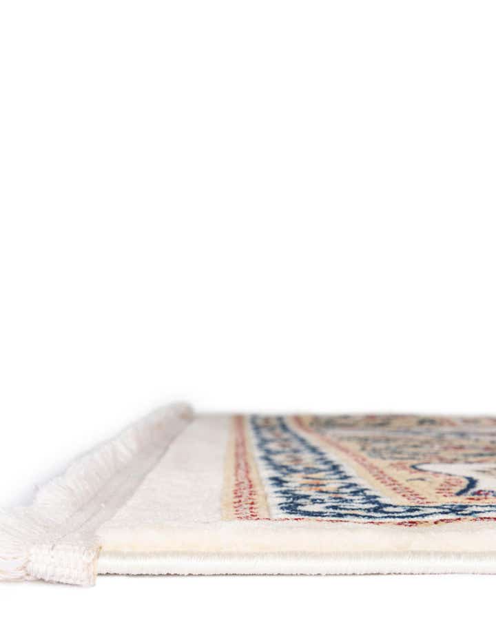 5' x 8' Nain Design Rug