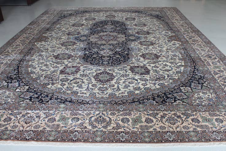 Detail image of 11' 6 x 16' 2 Hand Knotted Nain Persian Rug