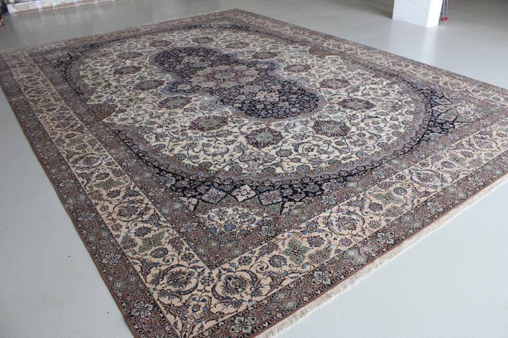 Detail image of 11' 6 x 16' 2 Hand Knotted Nain Persian Rug