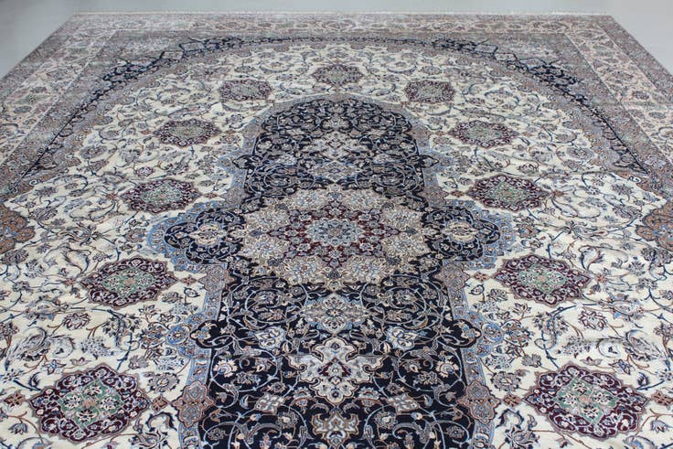 Detail image of 11' 6 x 16' 2 Hand Knotted Nain Persian Rug