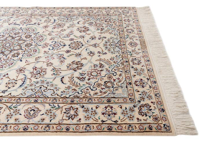 Detail image of 3' 3 x 5' 1 Hand Knotted Nain Persian Rug