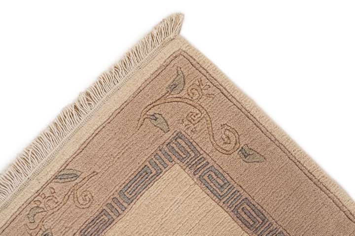 2' 5 x 4' 8 Hand Knotted Nepal Wool Rug