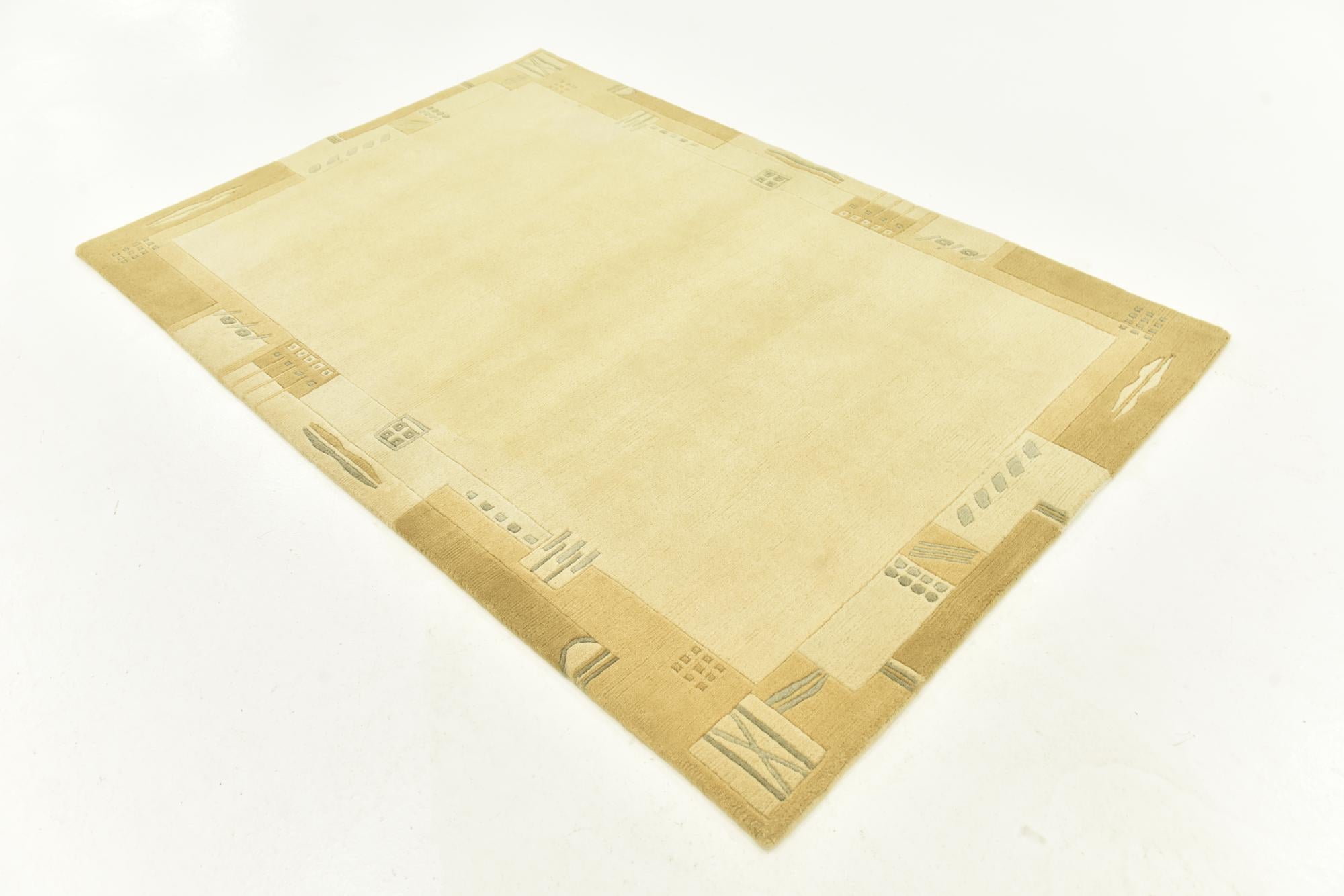 4' x 5' 10 Hand Knotted Nepal Wool Rug