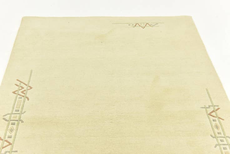 Detail image of 4' x 6' Hand Knotted Nepal Wool Rug