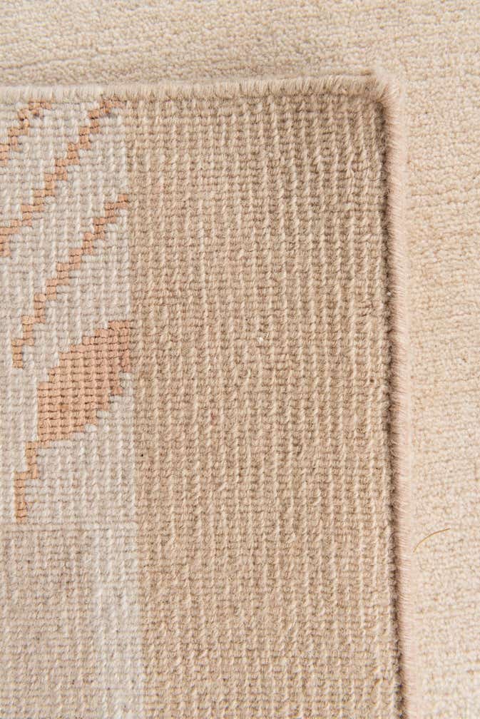 4' 9 x 6' 7 Hand Knotted Nepal Rug