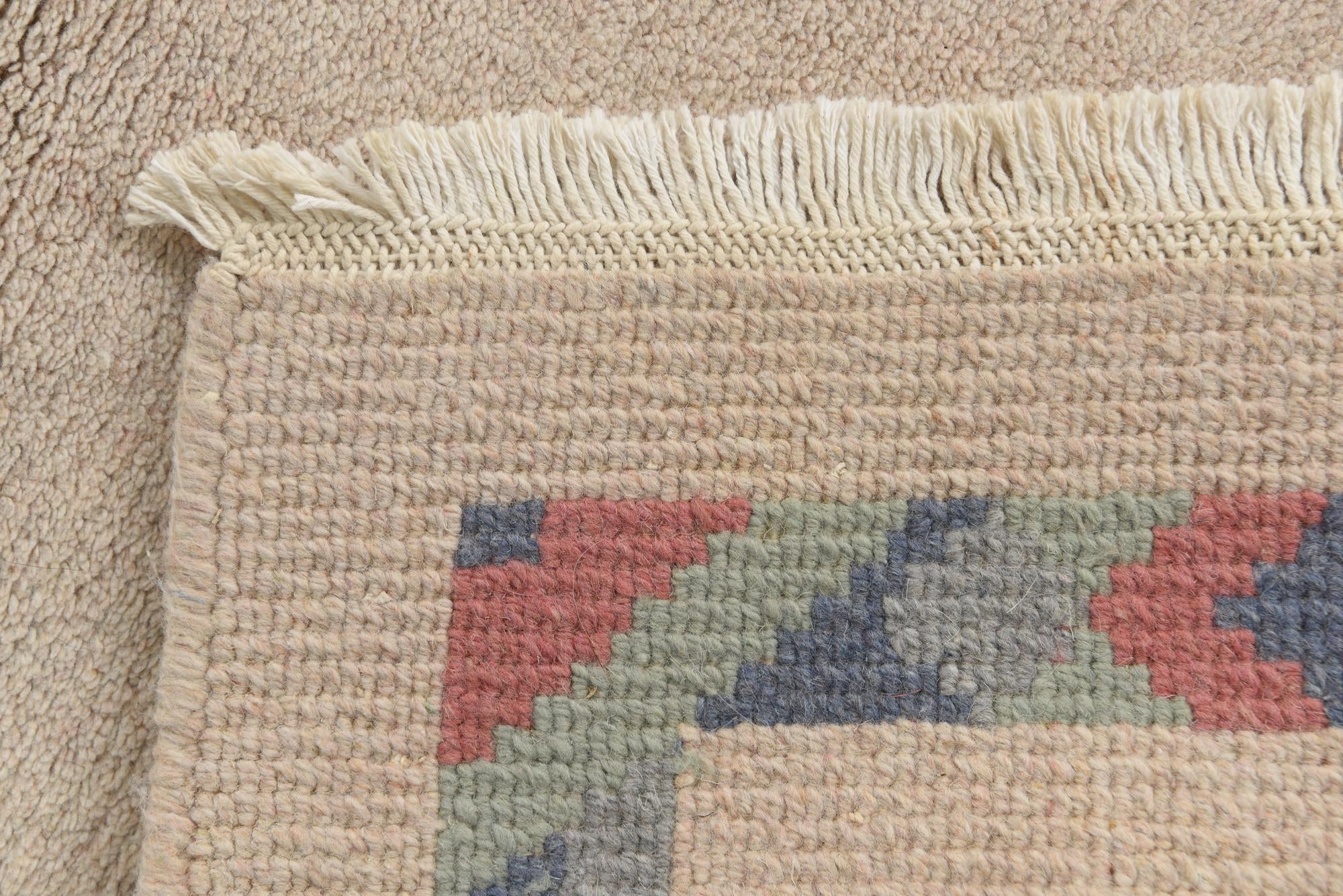 2' 7 x 4' 7 Hand Knotted Nepal Wool Rug
