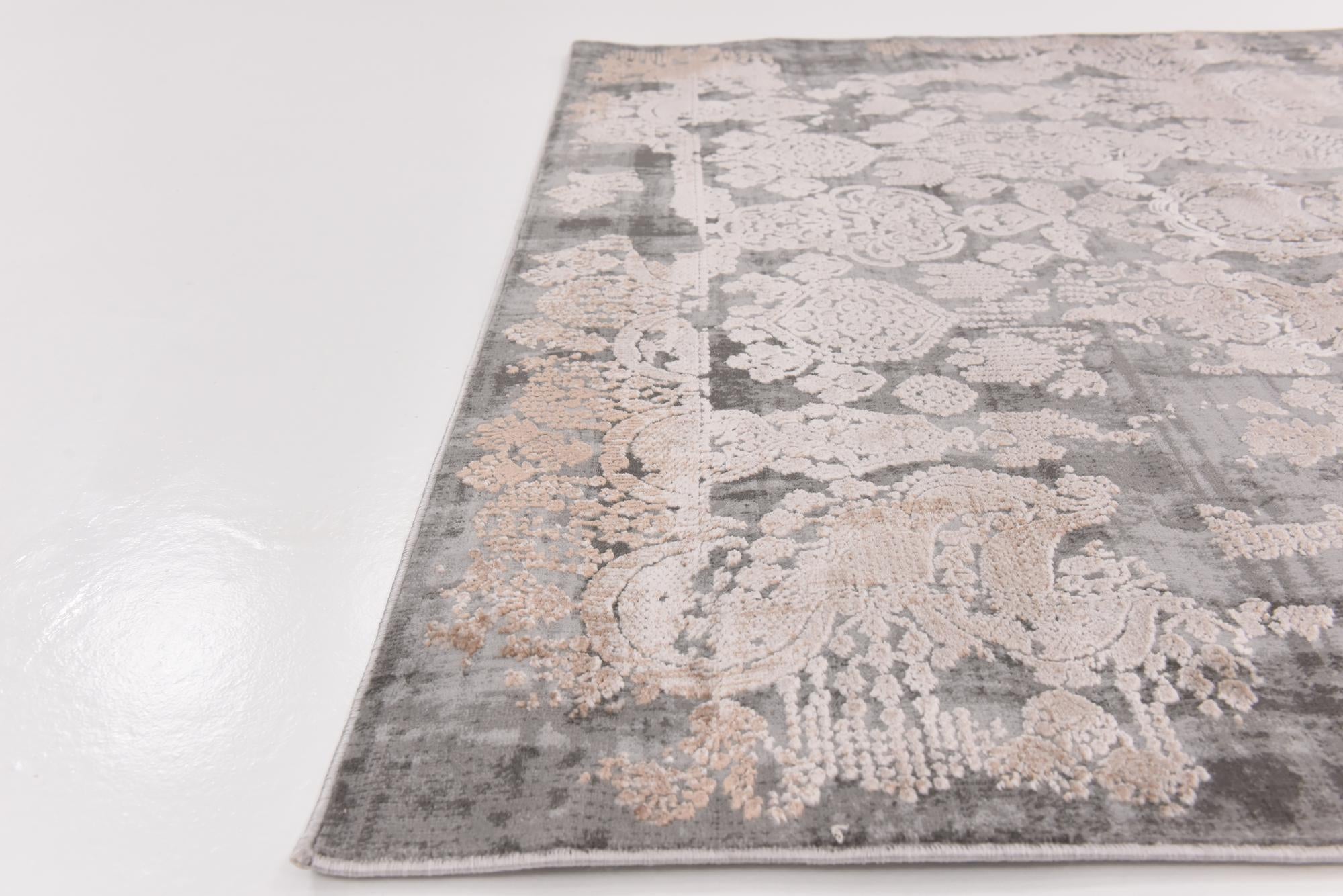 5' x 7' 8 New Vintage Rug