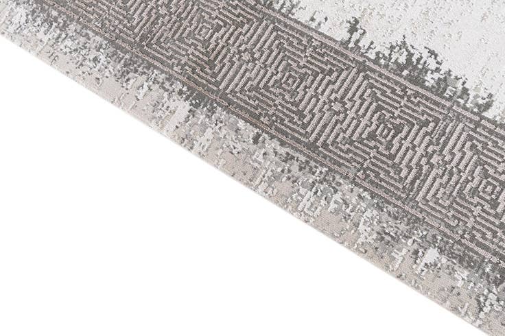Detail image of 5' 2 x 7' 9 Oasis Rug
